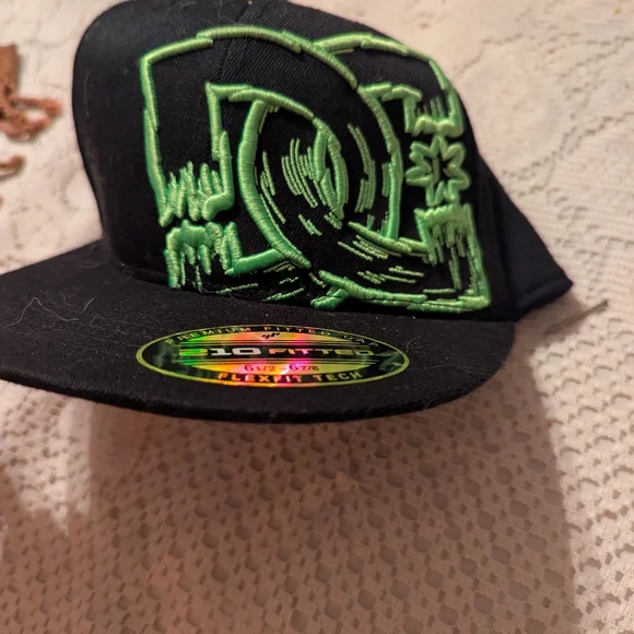 DC Hat - Picture 2 of 3